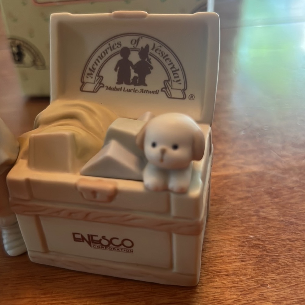 ⭐️HP!⭐️ Enesco Memories of Yesterday “Girl with Toy Chest” porcelain sign. - Picture 3 of 13